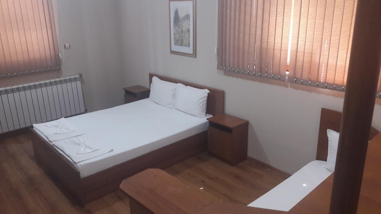 Fenerite Family Hotel 特尔戈维什特 外观 照片