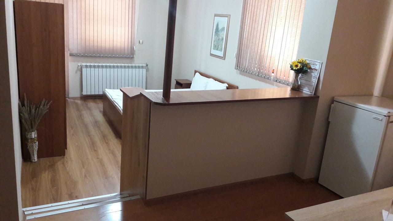 Fenerite Family Hotel 特尔戈维什特 外观 照片
